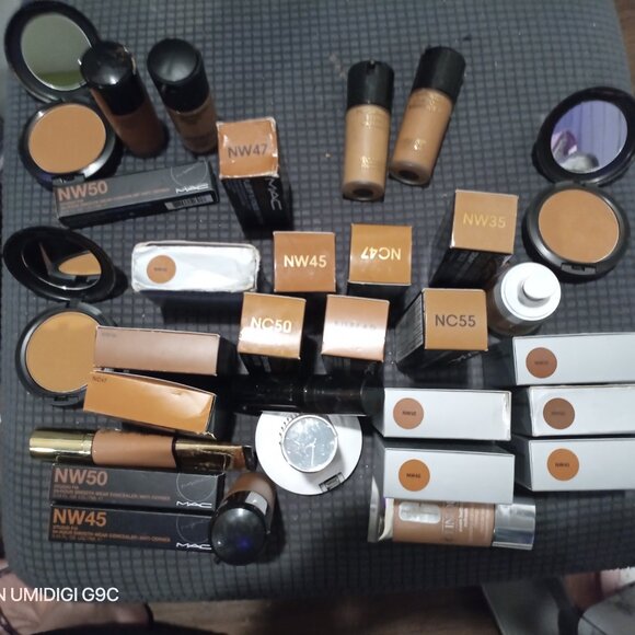 Mac Cosmetics - Picture 1 of 3